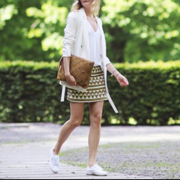 ⭐️ Zara Gold Metallic Skirt - Picture 1 of 8